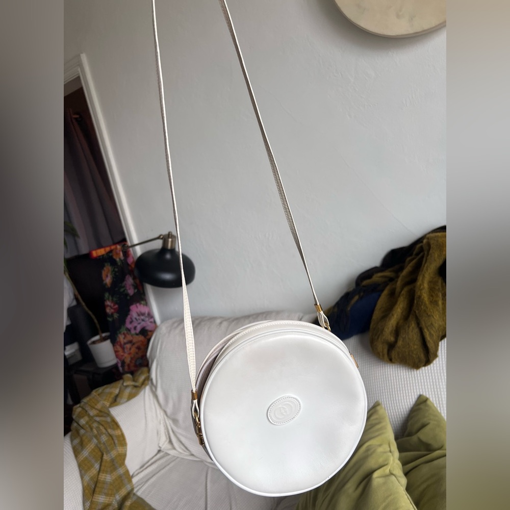 Elegant White Round Crossbody Gucci Bag